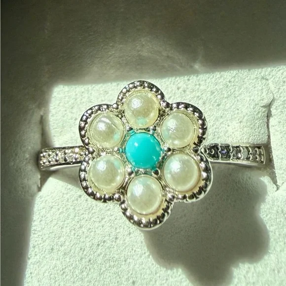 NEW! Pretty Bird Jewelry Flower Ring with Turquoise Center and Pearl Accents - Picture 3 of 13